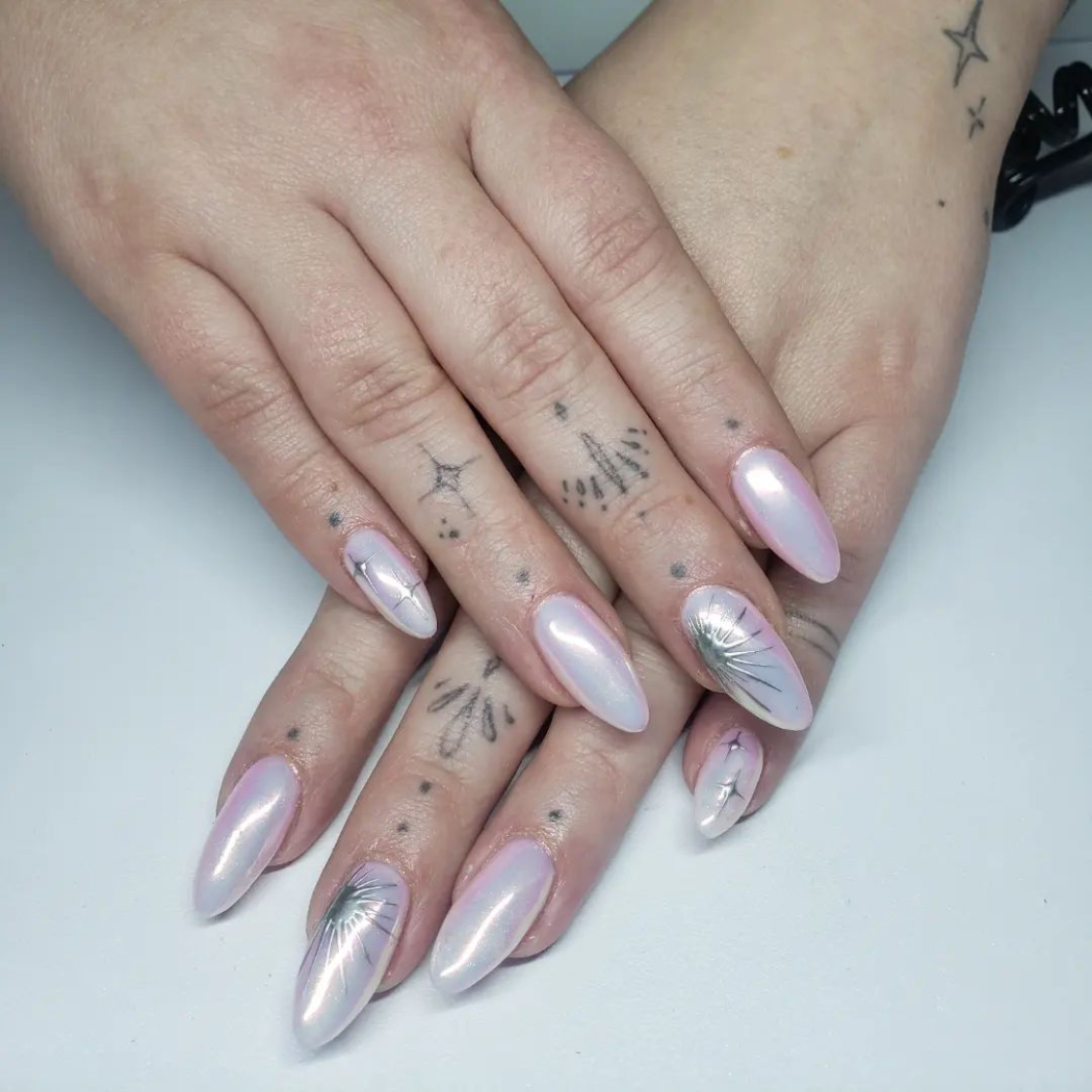 Te paznokcie noszą teraz najmodniejsze Polki. Frosted nails to hit
